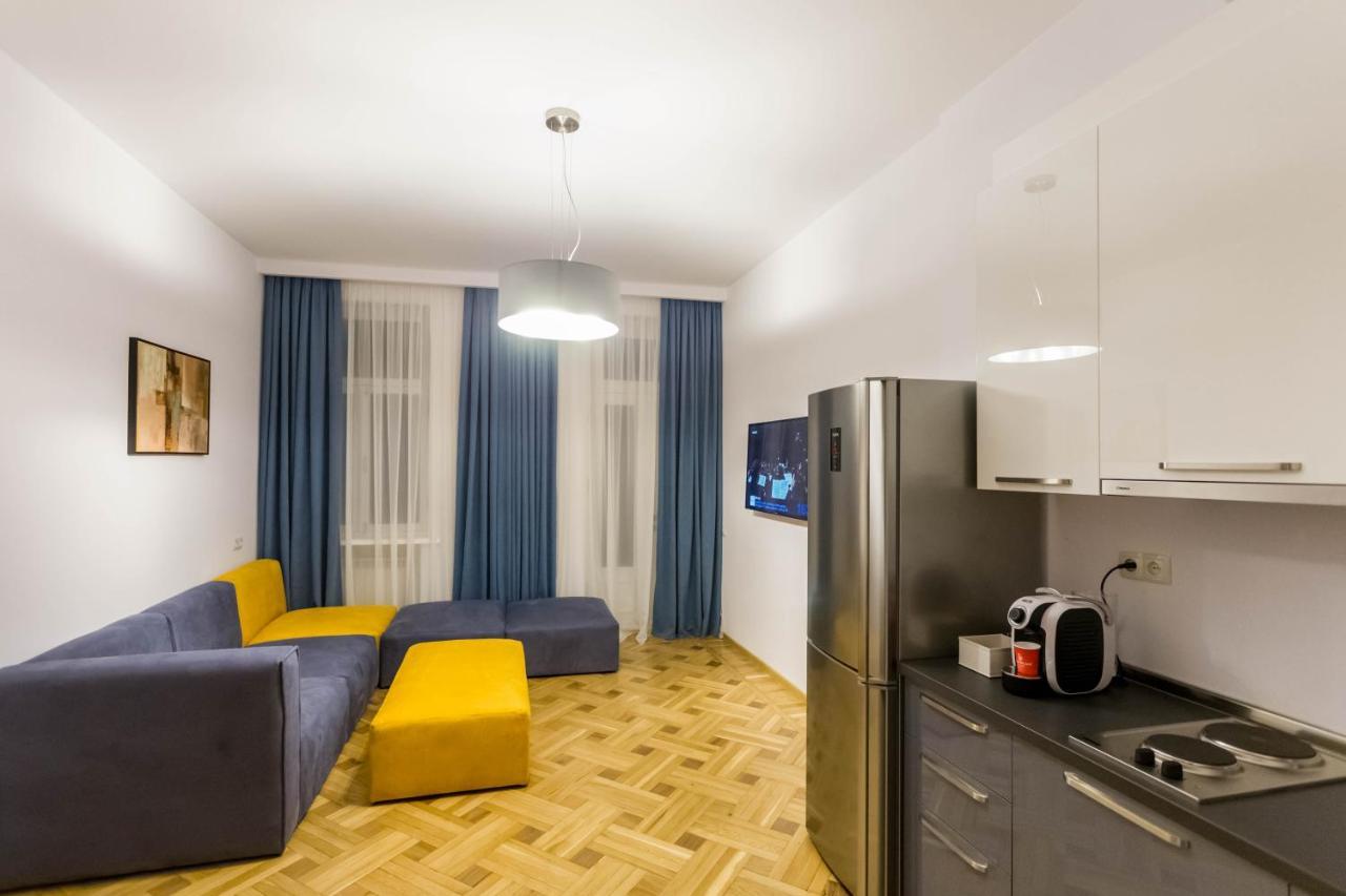 Luxury 3 Bedroom Apartment By Freedom Square City Center Tbilisi Luaran gambar